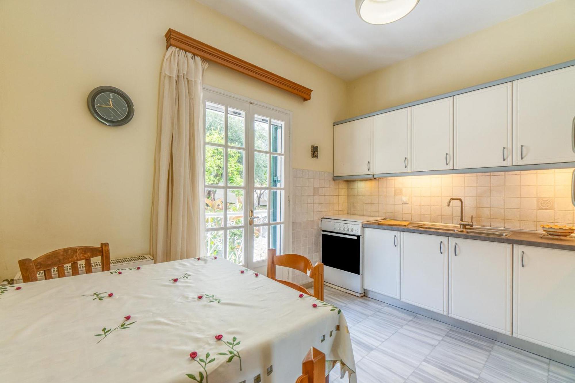 The 1 Apartment Vigglatouri