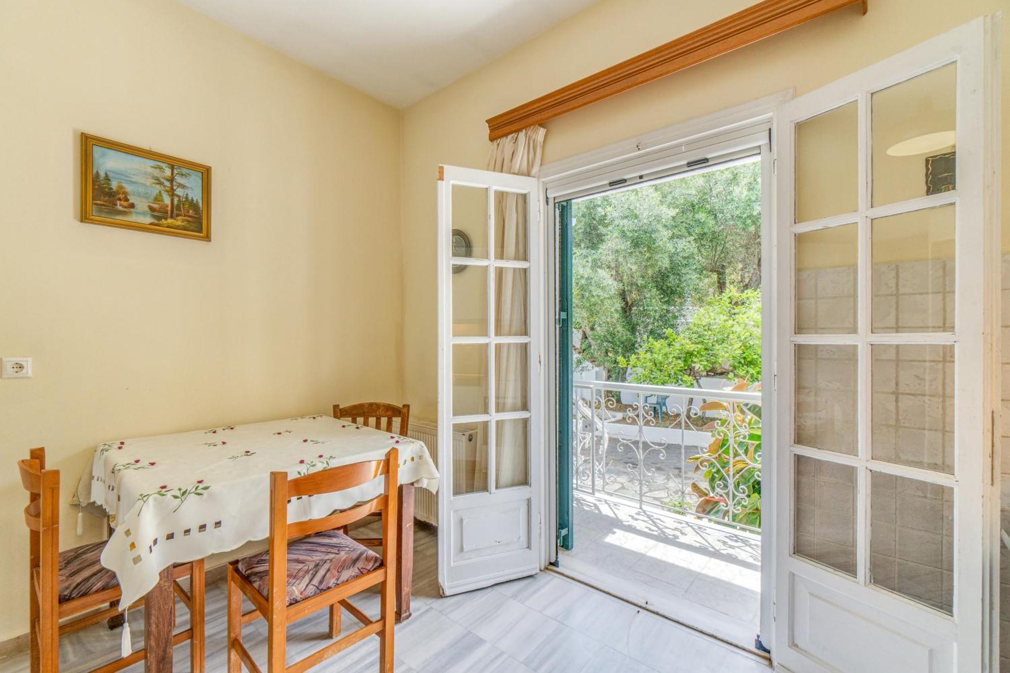 Apartment The 1 Vigglatouri